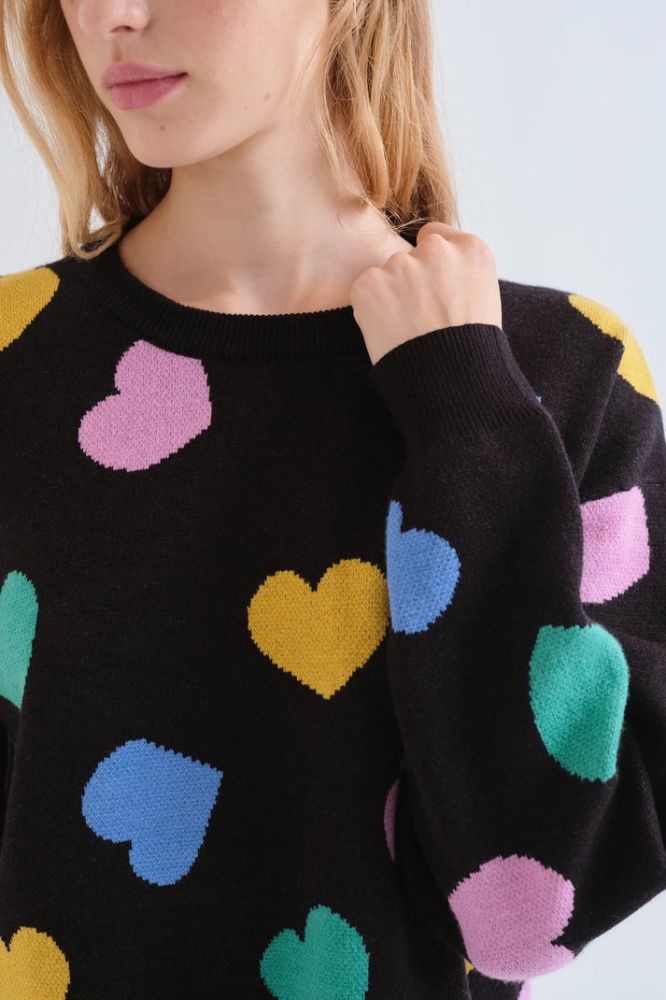 Maglione Compañia Fantástica donna jacquard con stampa a cuori - vista laterale