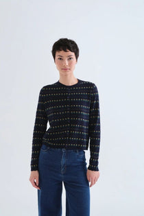 Cardigan Compañia Fantástica donna jacquard blu navy con fiori ricamati - dettaglio ricamo