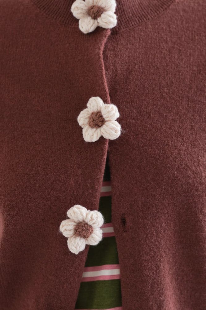 Cardigan Compañia Fantástica donna in maglia marrone - dettaglio manica