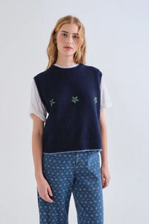 Gilet Compañia Fantástica donna in maglia blu navy - dettaglio ricami floreali