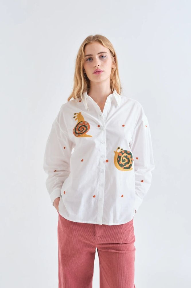 Camicia Compañia Fantástica donna bianca con ricamo di lumache - immagine 2