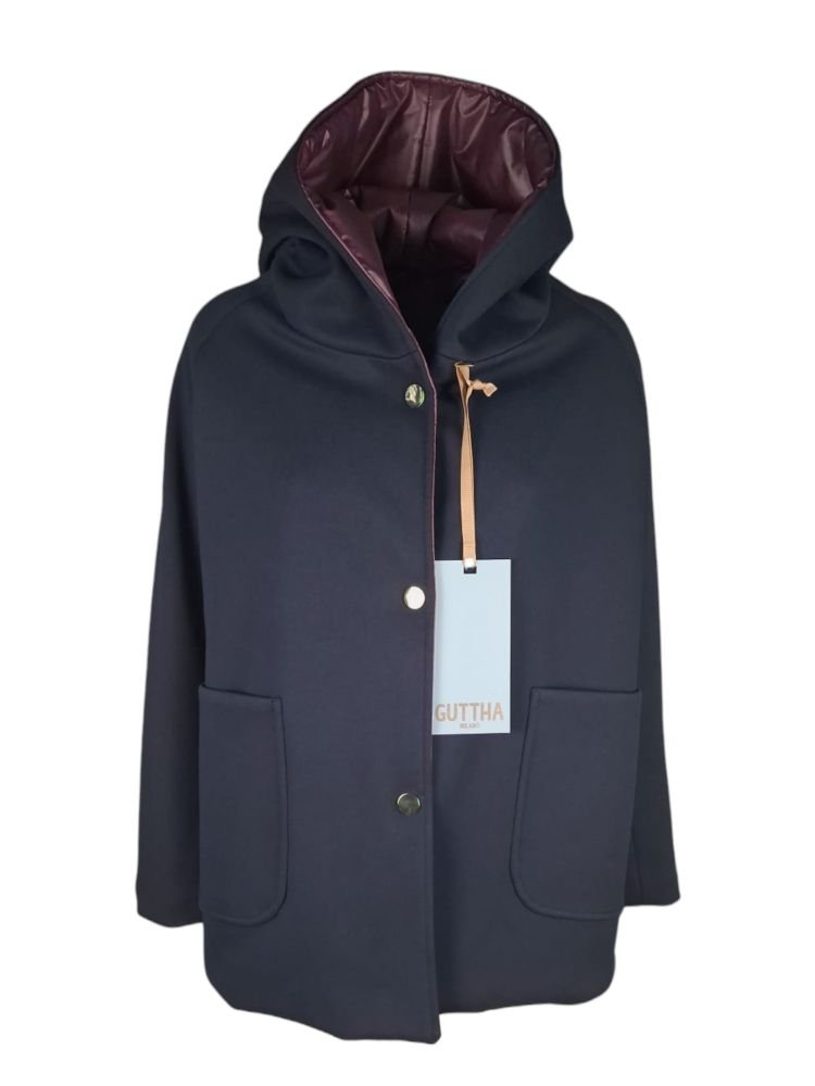 Acquista abbigliamento Cappotto GUTTHA Donna per il tuo stile sempre attuale.