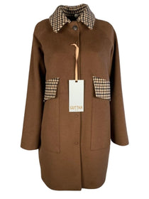 Acquista abbigliamento Cappotto GUTTHA Donna per il tuo stile sempre attuale.