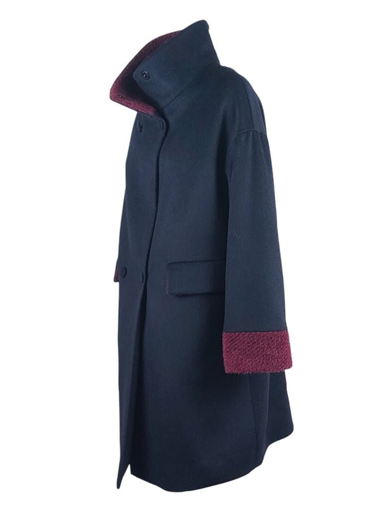 Acquista abbigliamento Cappotto GUTTHA Donna per il tuo stile sempre attuale.