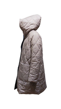Acquista abbigliamento Giubbotto GUTTHA Donna per il tuo stile sempre attuale.
