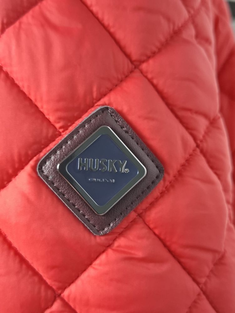 Acquista abbigliamento Giubbotto HUSKY Donna per il tuo stile sempre attuale.