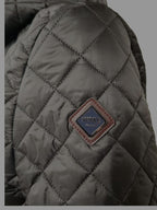 Acquista abbigliamento Giubbotto HUSKY Donna per il tuo stile sempre attuale.