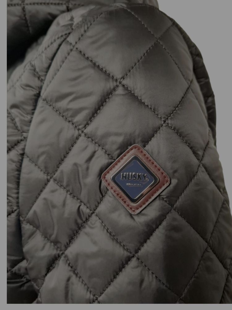 Acquista abbigliamento Giubbotto HUSKY Donna per il tuo stile sempre attuale.