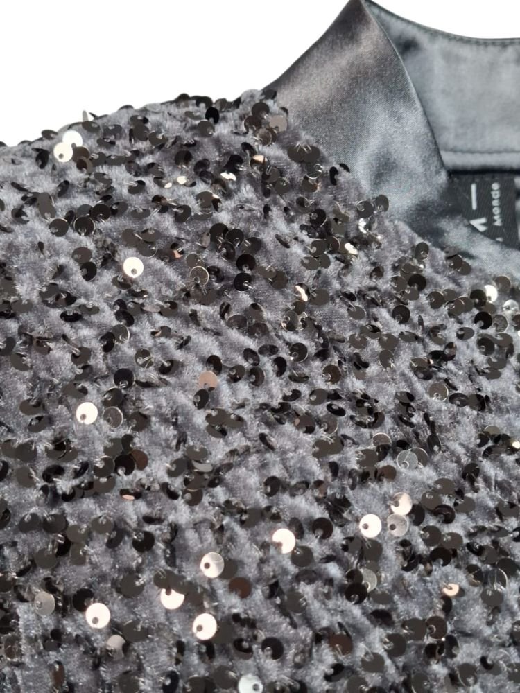 Acquista abbigliamento Giubbotto MDM Donna per il tuo stile sempre attuale.