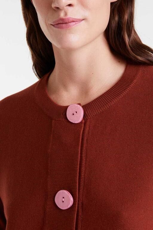 Acquista abbigliamento Maglia Compañia Fantástica Donna per il tuo stile sempre attuale.