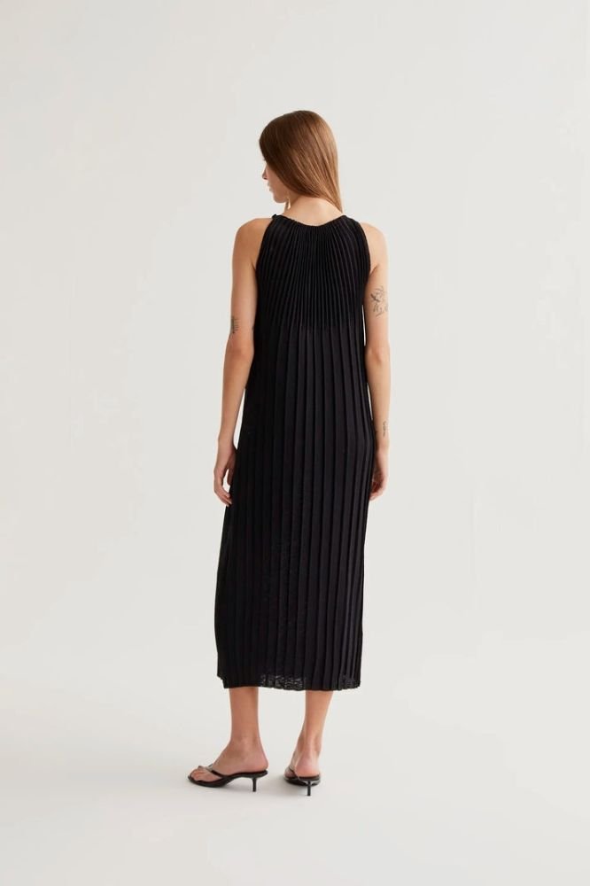 Acquista abbigliamento Abito Compañia Fantástica Donna per il tuo stile sempre attuale.