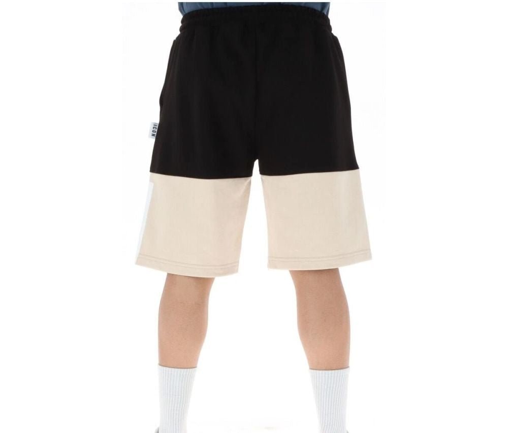 Acquista abbigliamento Bermuda ICON Uomo per il tuo stile sempre attuale.
