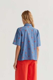 Acquista abbigliamento Camicia Compañia Fantástica 61C40011 per il tuo stile sempre attuale.