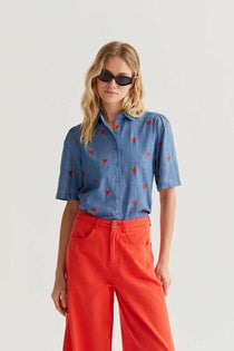 Acquista abbigliamento Camicia Compañia Fantástica 61C40011 per il tuo stile sempre attuale.