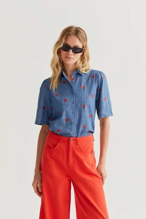Acquista abbigliamento Camicia Compañia Fantástica 61C40011 per il tuo stile sempre attuale.