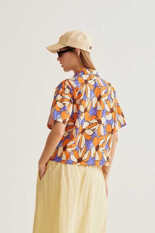 Acquista abbigliamento Camicia Compañia Fantástica 61C41012 per il tuo stile sempre attuale.