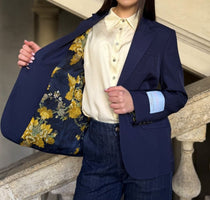 Acquista abbigliamento Giacca Donna 26005 per il tuo stile sempre attuale.