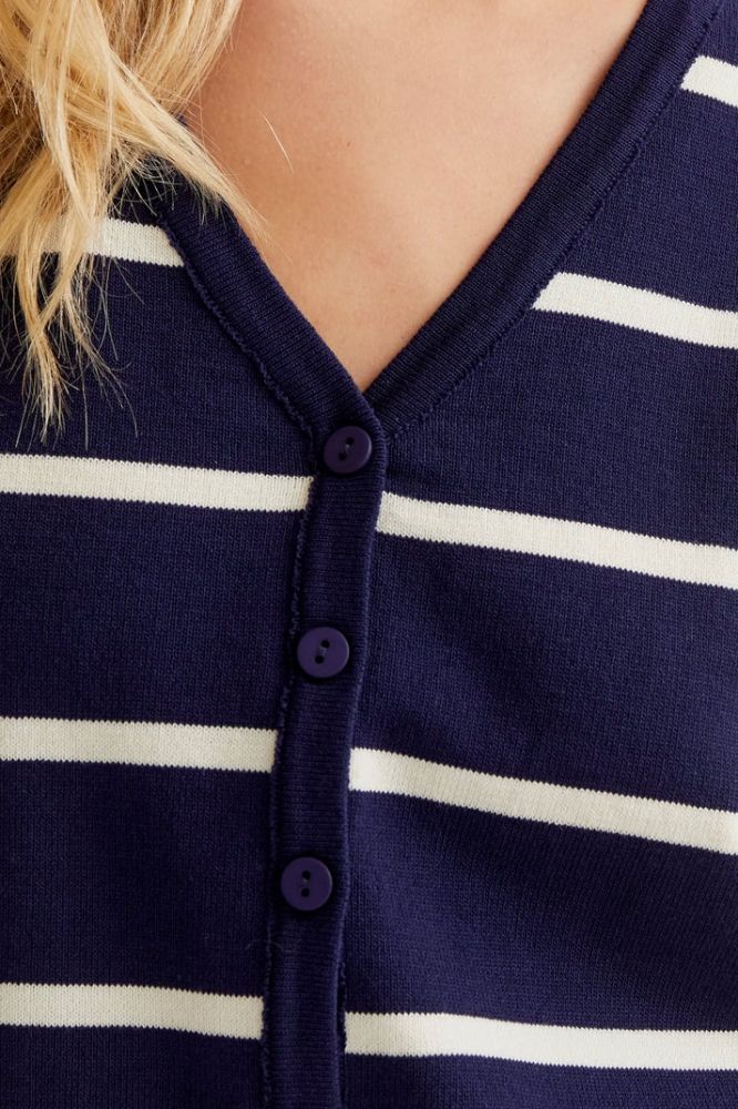 Acquista abbigliamento Gilet Compañia Fantástica 61C10408 per il tuo stile sempre attuale.