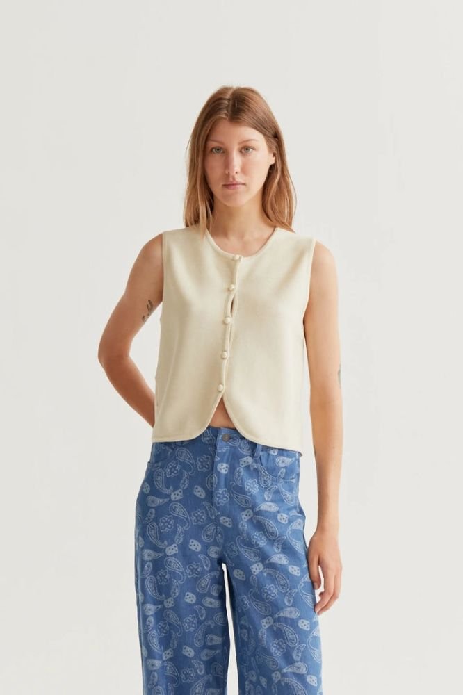 Acquista abbigliamento Gilet Compañia Fantástica Donna per il tuo stile sempre attuale.