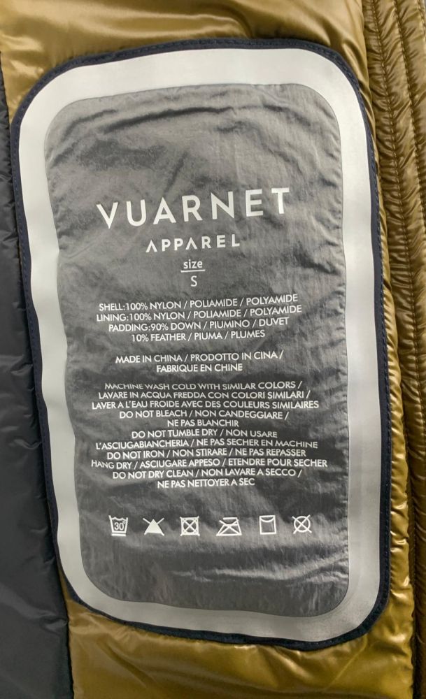 Acquista abbigliamento Giubbotto VUARNET Donna per il tuo stile sempre attuale.