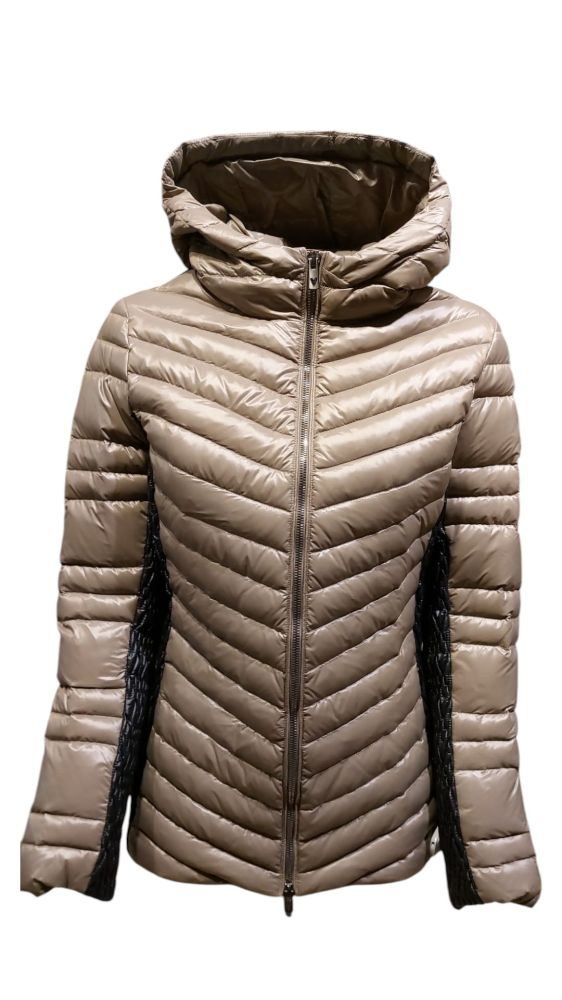 Acquista abbigliamento Giubbotto VUARNET Donna per il tuo stile sempre attuale. Immagine principale del prodotto