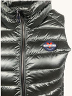 Acquista abbigliamento Giubbotto VUARNET Donna per il tuo stile sempre attuale.