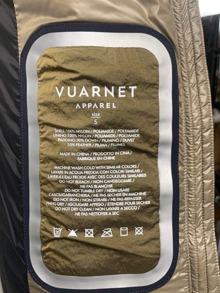 Acquista abbigliamento Giubbotto VUARNET Donna per il tuo stile sempre attuale.