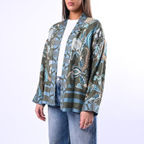 Acquista abbigliamento Kimono WU' SIDE 26251 per il tuo stile sempre attuale.
