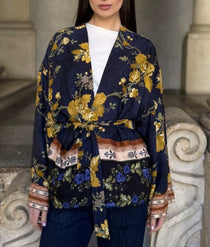 Acquista abbigliamento Kimono WU' SIDE 26277 per il tuo stile sempre attuale.