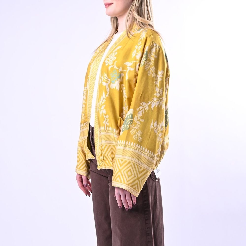 Acquista abbigliamento Kimono WU' SIDE 26285 per il tuo stile sempre attuale.
