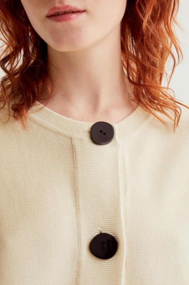 Acquista abbigliamento Maglia Compañia Fantástica Donna per il tuo stile sempre attuale.