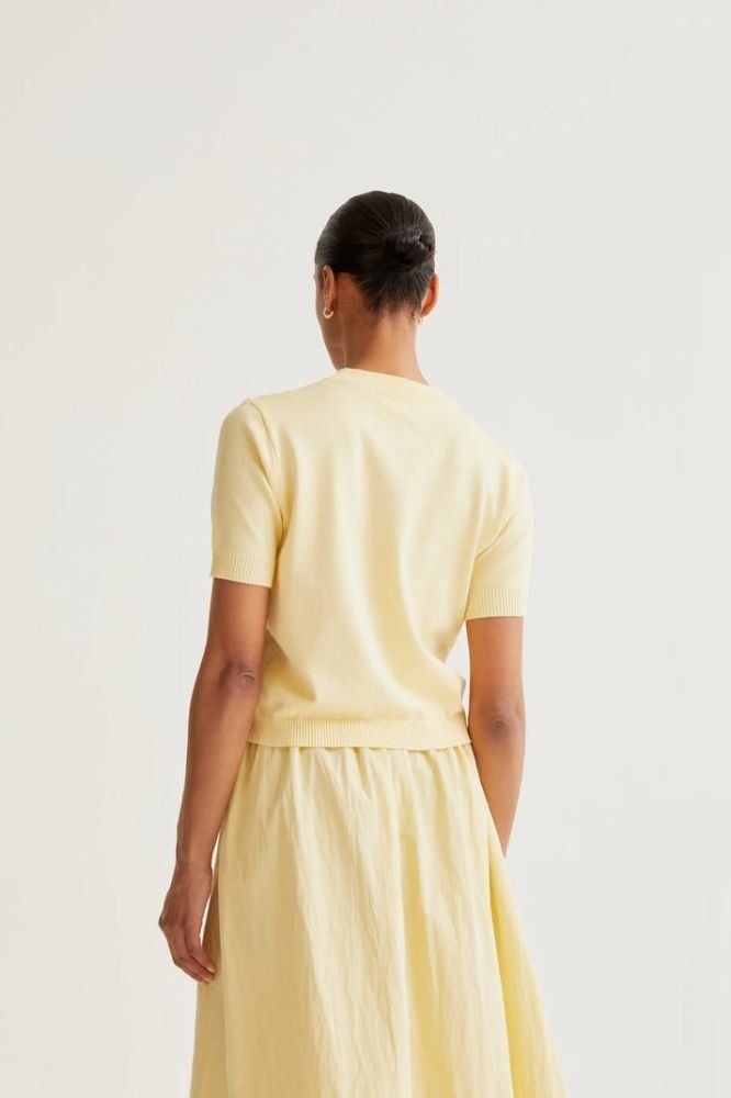 Acquista abbigliamento Maglia Compañia Fantástica Donna per il tuo stile sempre attuale.