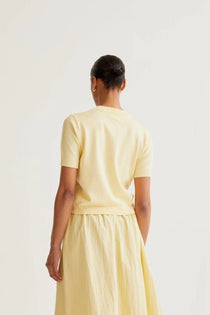 Acquista abbigliamento Maglia Compañia Fantástica Donna per il tuo stile sempre attuale.