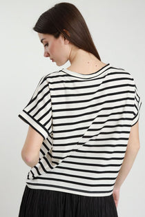 Acquista abbigliamento Maglia SUSY MIX 12140 per il tuo stile sempre attuale.