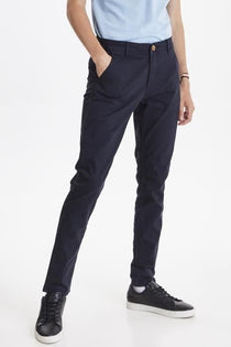 Acquista abbigliamento Pantalone BLEND 20703472 per il tuo stile sempre attuale.