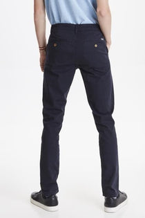 Acquista abbigliamento Pantalone BLEND 20703472 per il tuo stile sempre attuale.
