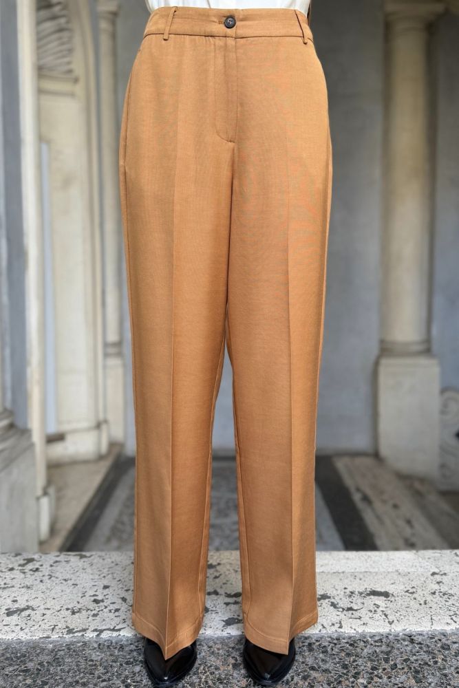 Acquista abbigliamento Pantalone Donna 26006 per il tuo stile sempre attuale.
