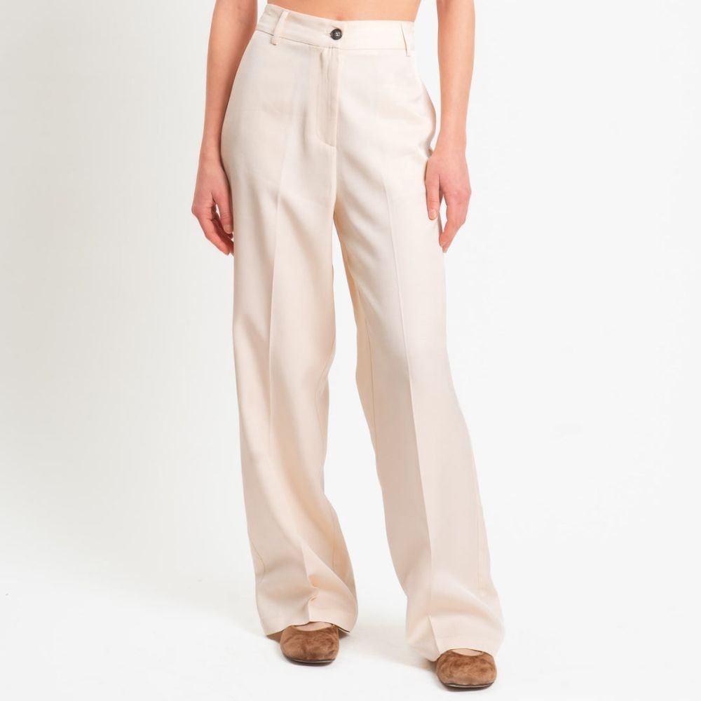 Acquista abbigliamento Pantalone Donna 26006 per il tuo stile sempre attuale.