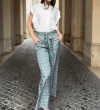 Acquista abbigliamento Pantalone Donna 26260 per il tuo stile sempre attuale.