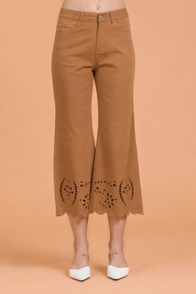 Acquista abbigliamento Pantalone TAKE TWO DK02210 per il tuo stile sempre attuale.