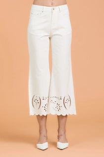Acquista abbigliamento Pantalone TAKE TWO DK02210 per il tuo stile sempre attuale.
