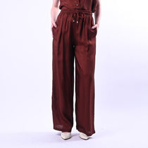 Acquista abbigliamento Pantalone WU' SIDE 26289 per il tuo stile sempre attuale.