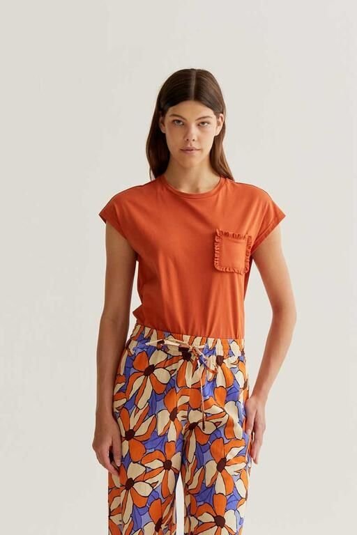 Acquista abbigliamento T-Shirt Compañia Fantástica 61C11019 per il tuo stile sempre attuale.