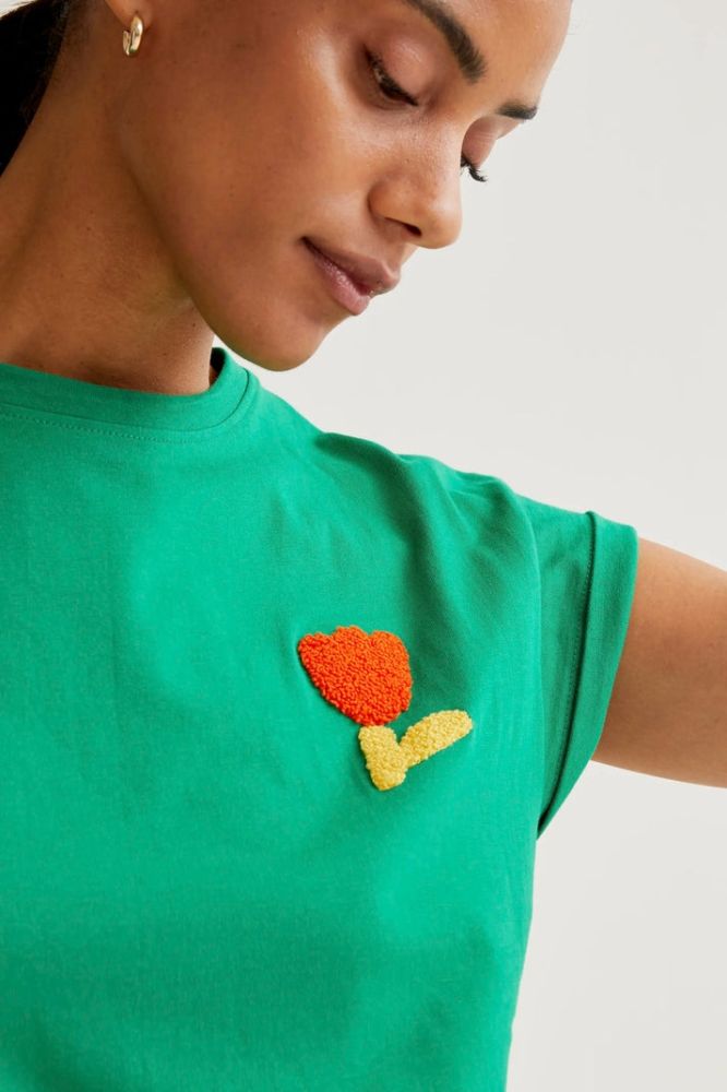 Acquista abbigliamento T-Shirt Compañia Fantástica 61C42005 per il tuo stile sempre attuale.