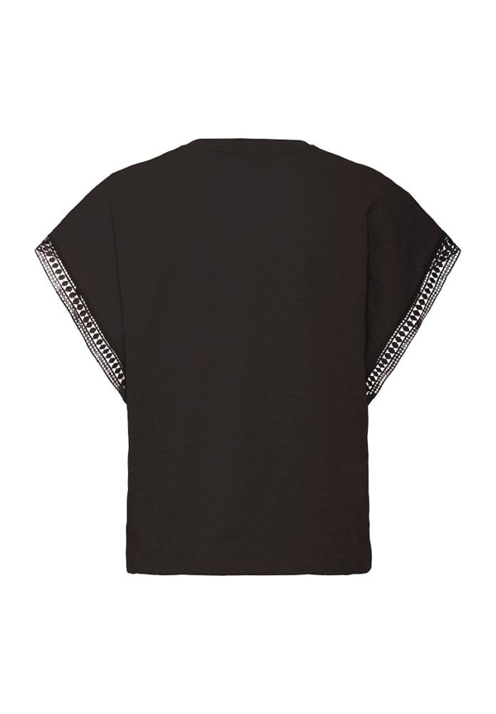 Acquista abbigliamento T-Shirt ICHI 20122958 per il tuo stile sempre attuale.