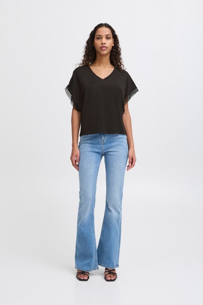 Acquista abbigliamento T-Shirt ICHI 20122958 per il tuo stile sempre attuale.