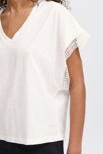 Acquista abbigliamento T-Shirt ICHI 20122958 per il tuo stile sempre attuale.