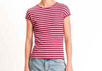 Acquista abbigliamento T-Shirt MOTEL 1304J per il tuo stile sempre attuale.