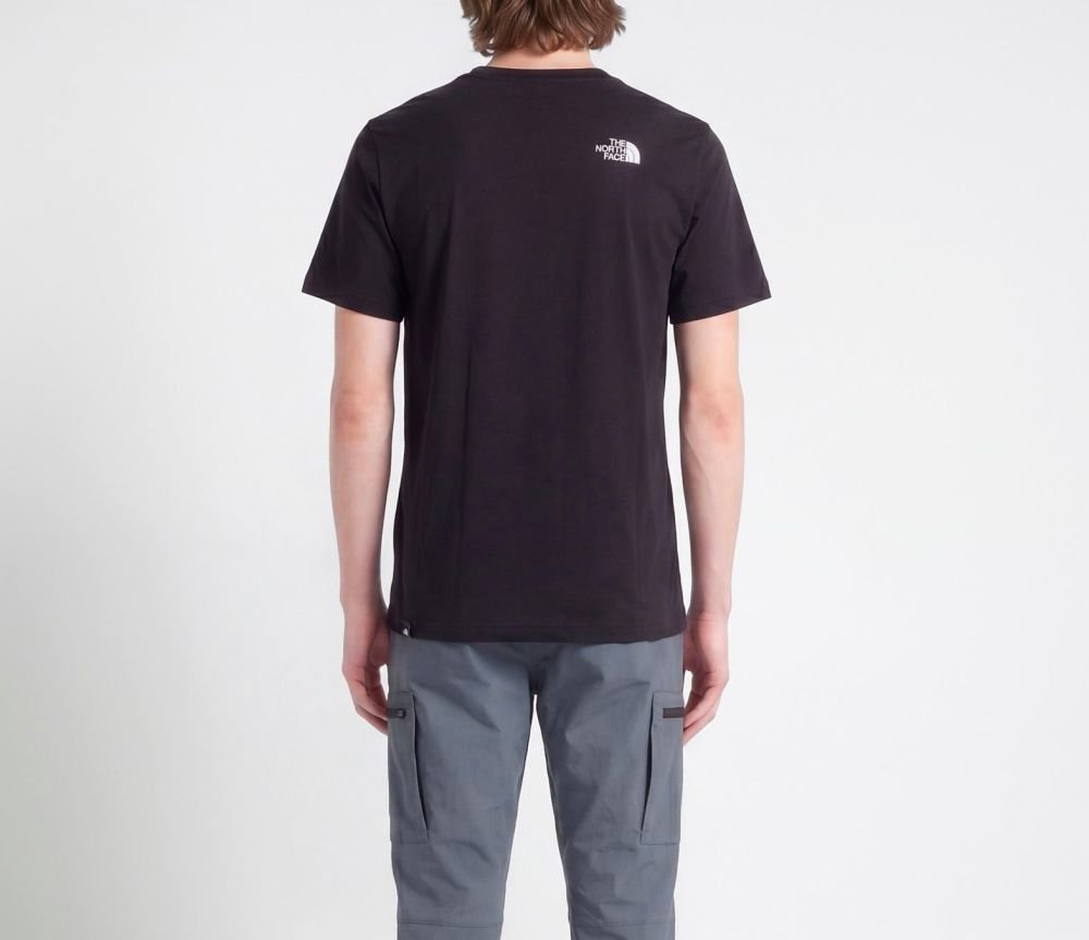Acquista abbigliamento T-Shirt NORTH FACE NF00CEQ5 per il tuo stile sempre attuale.