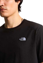 Acquista abbigliamento T-Shirt NORTH FACE NF0A8CZ2 per il tuo stile sempre attuale.